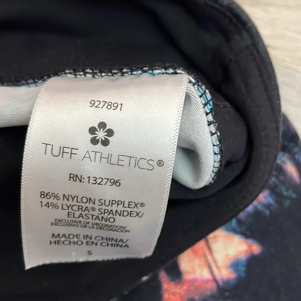 Tuff Athletics Black with Colorful Leaf Print Stretchy Cropped Leggings Size S